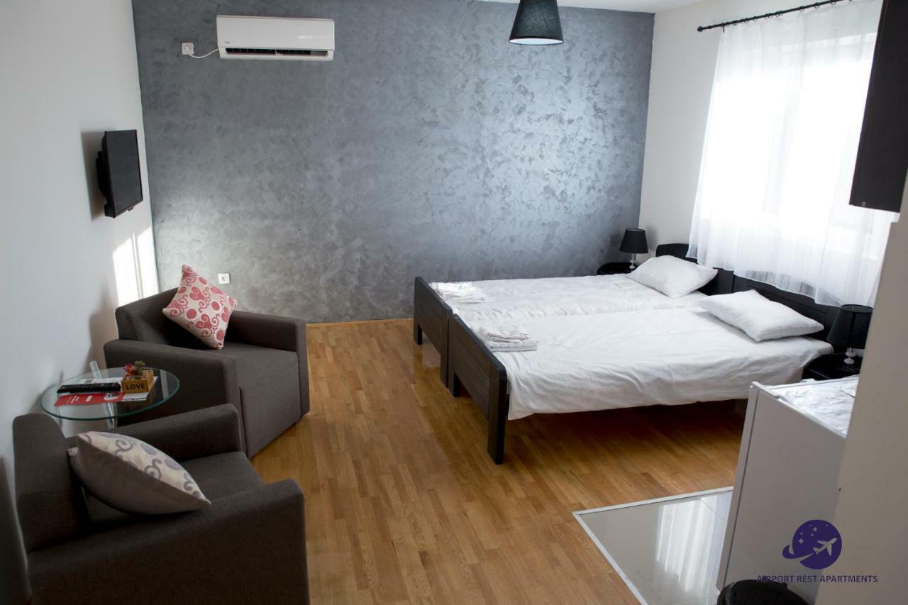 Airport Rest Apartments Beograd Eksteriør billede