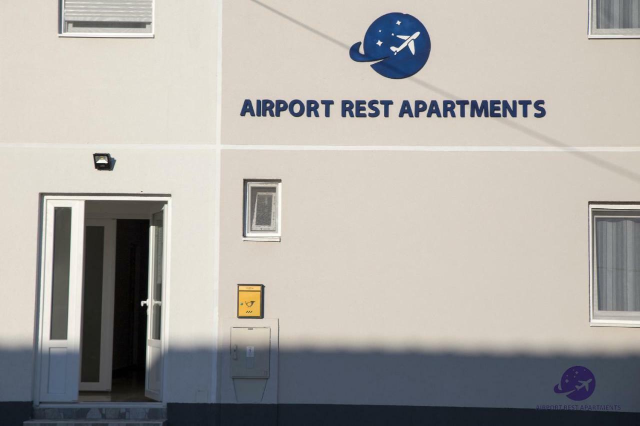 Airport Rest Apartments Beograd Eksteriør billede